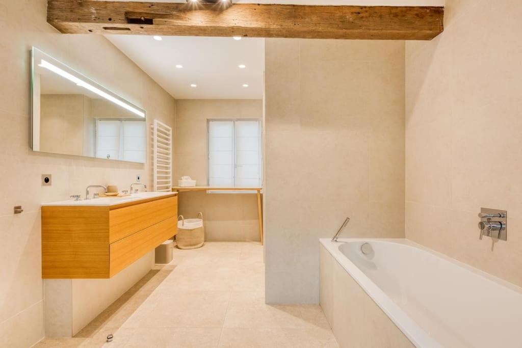 Cosy Duplex In The Heart Of Beaupassage Apartment